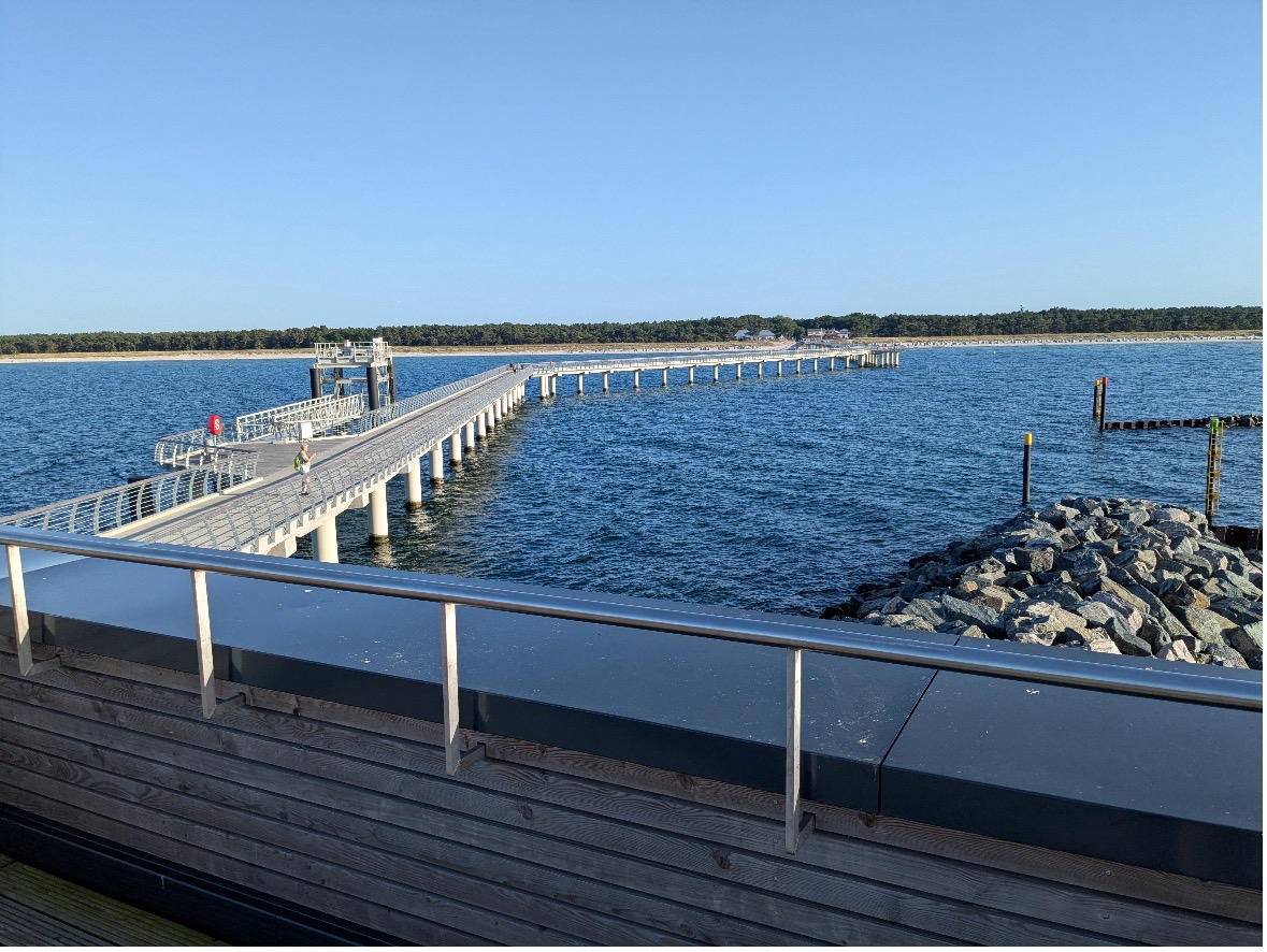 Seebrücke Prerow Seebrücke Prerow mit Zuwegung zum Inselhafen
